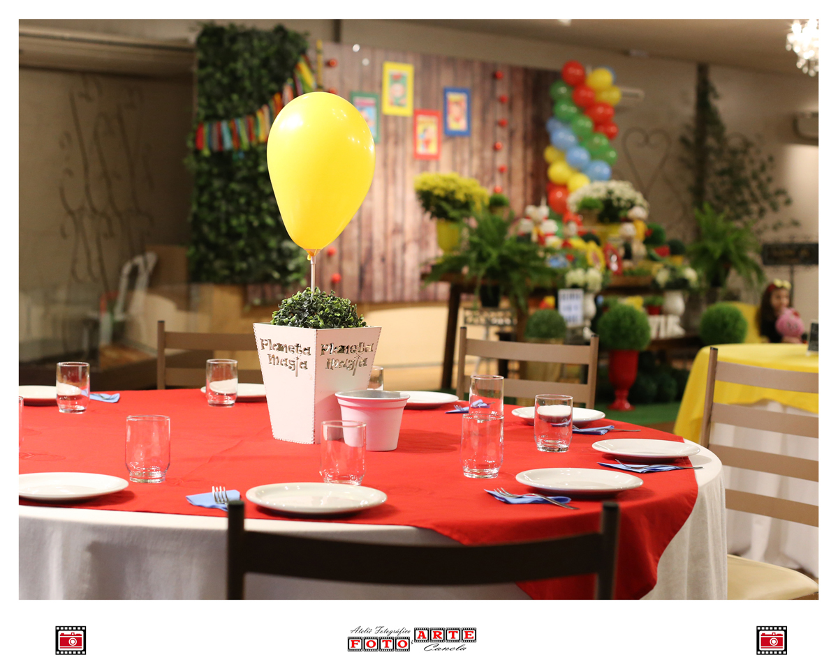 mesa dos convidados decoração turma da mônica