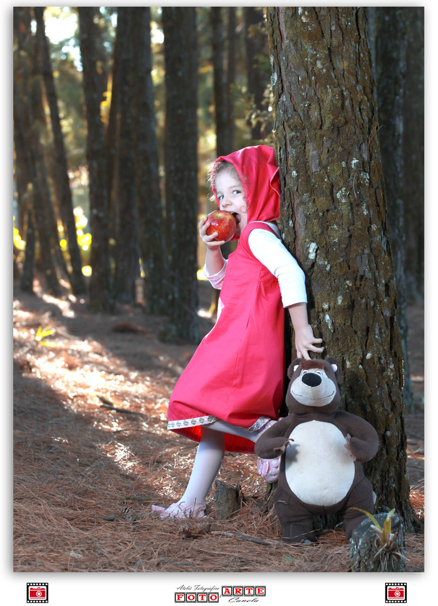 menina comendo maçã