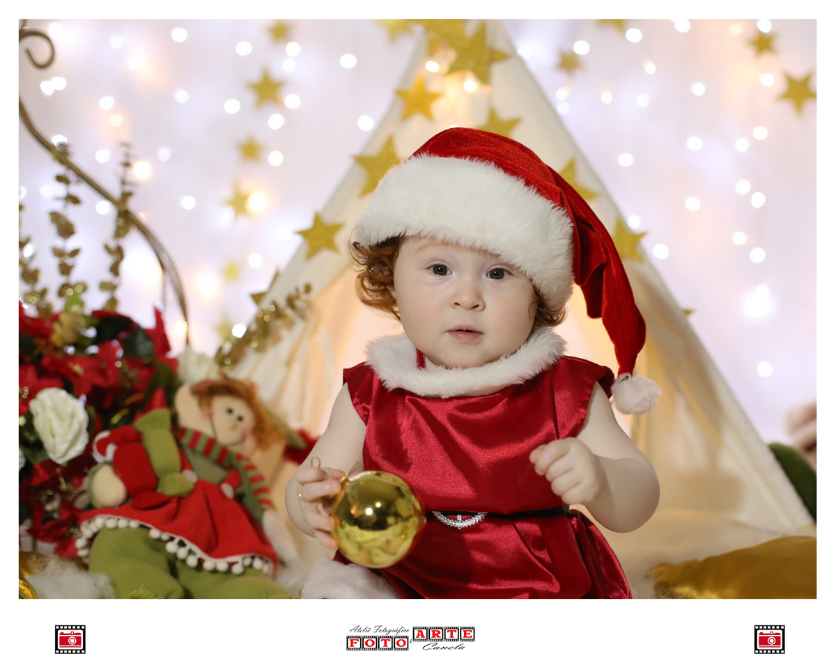 criança sentada no chão