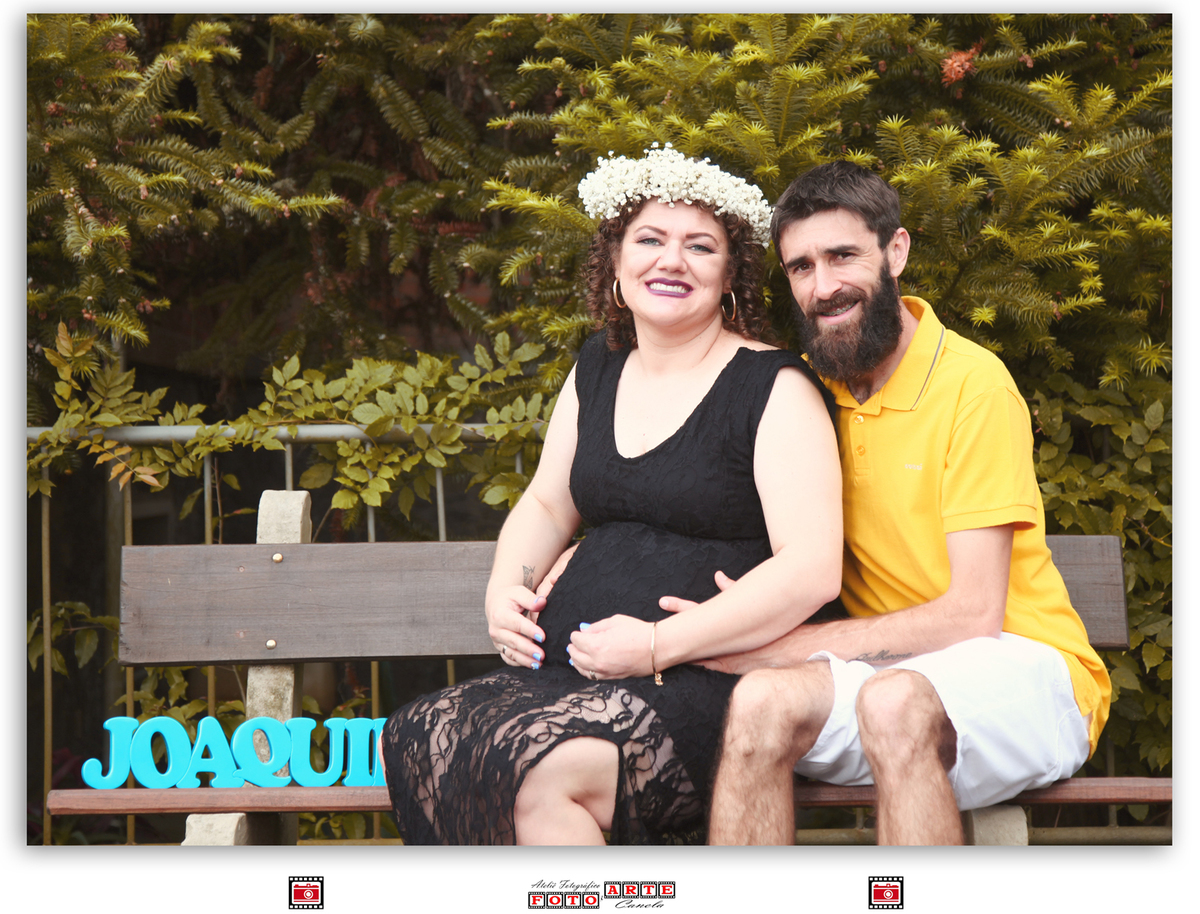 casal com nome do bebê