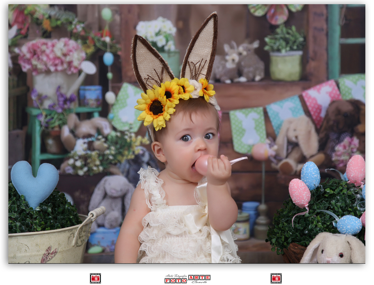 menina e ovos de páscoa