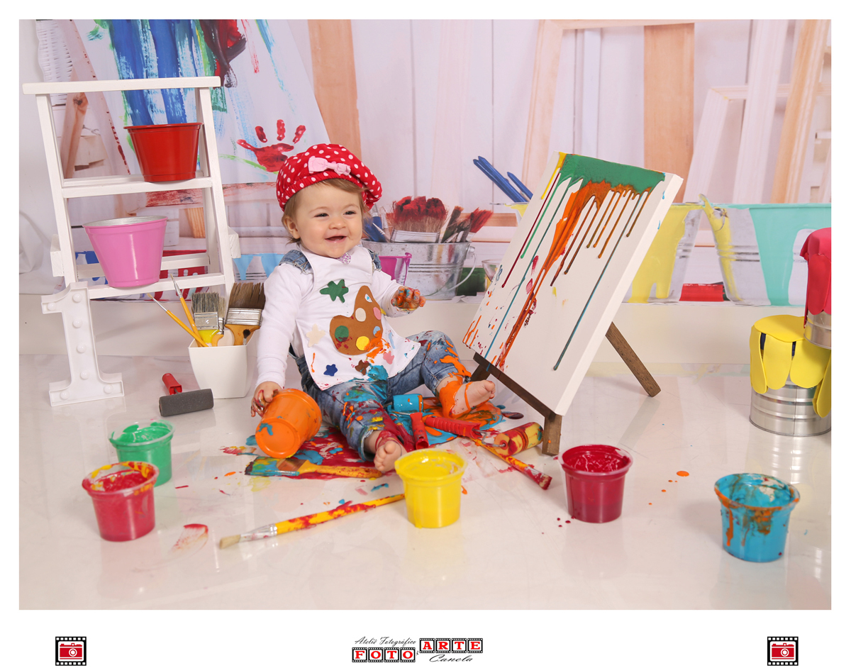 menina lambuzada de tinta