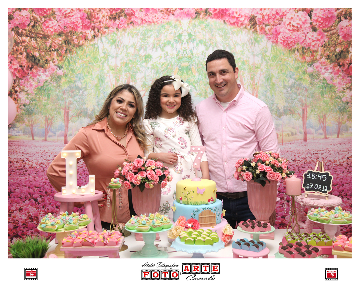 menina com papai e mamãe