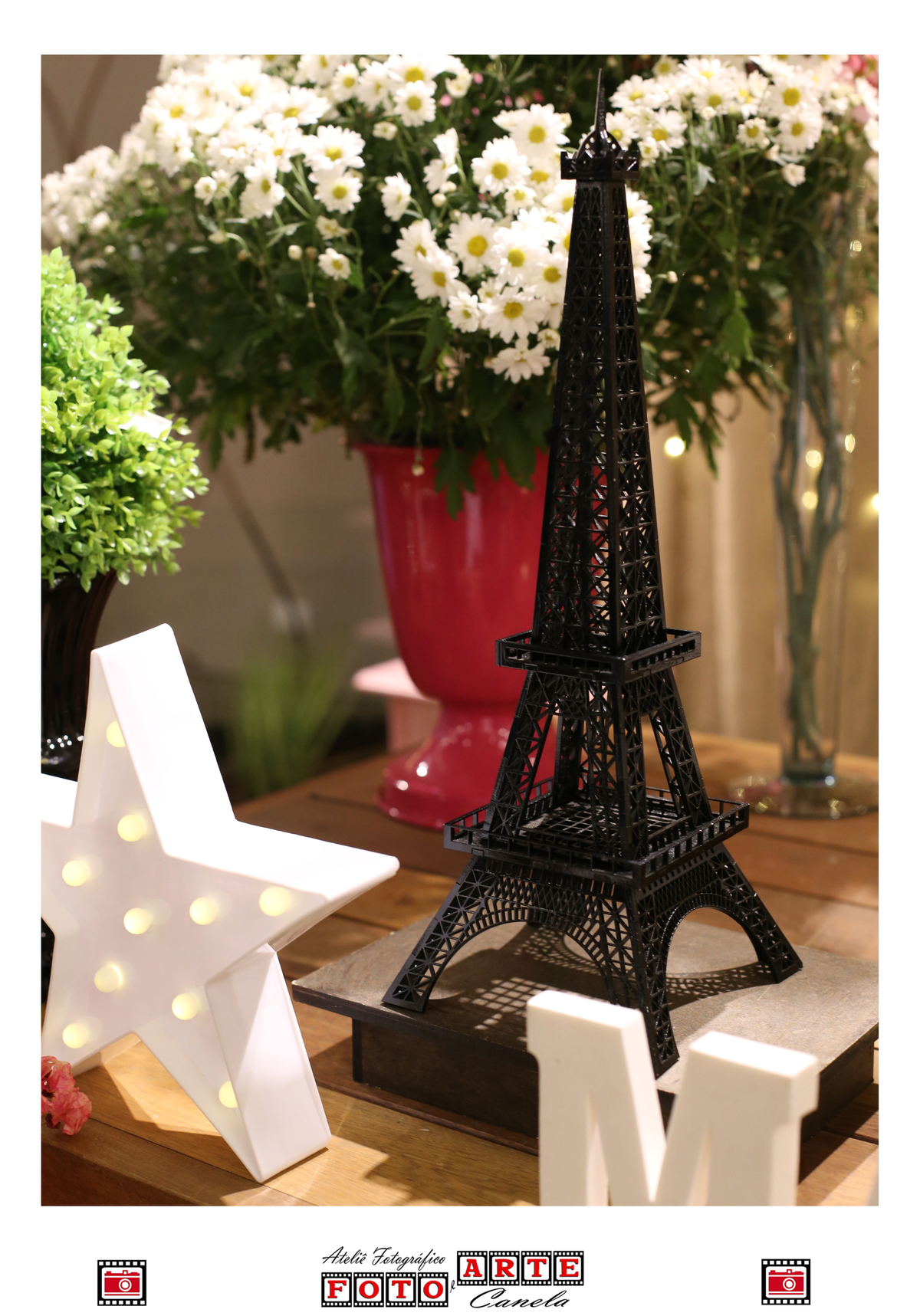 torre Eiffel preta decoração luminária estrela