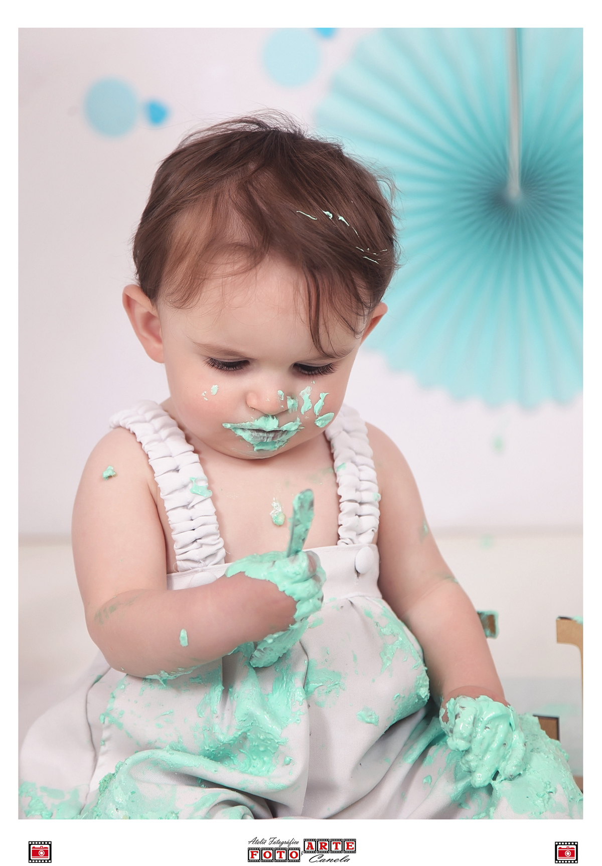 menino smash the cake azul