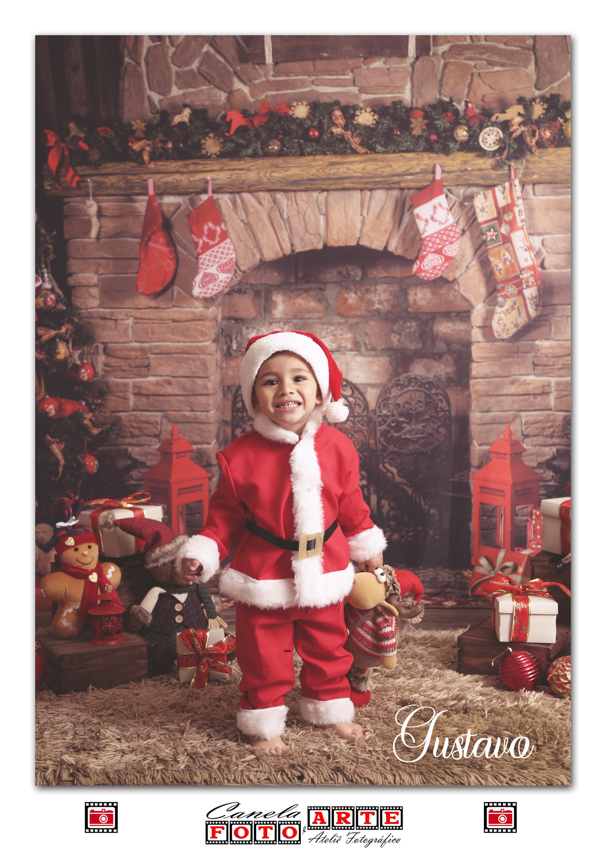 menino vestido de Noelzinho