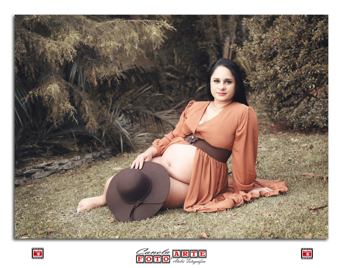 gestante usando chapéu