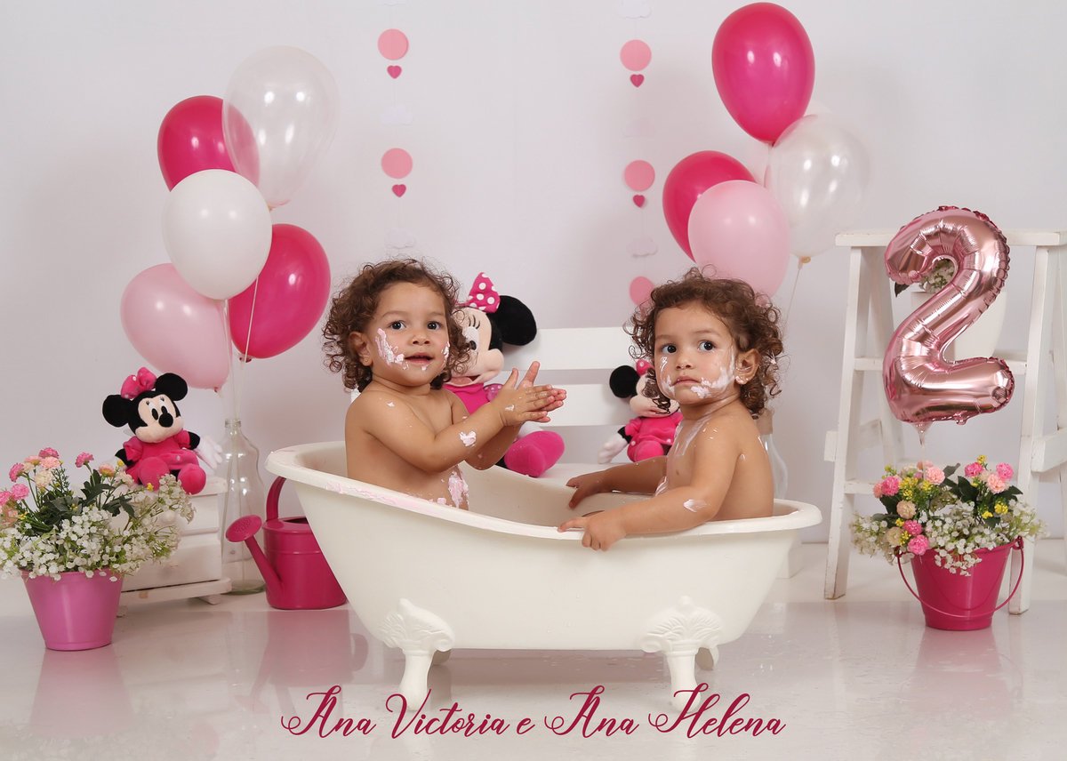 banho banheira gêmeas