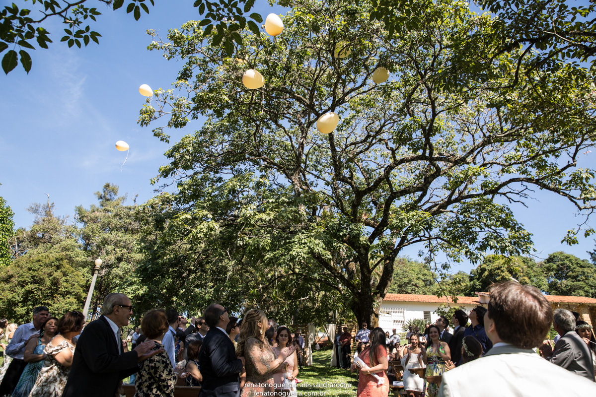 Baloes soltos na hora da troca de alianças, na Fazenda Vale Verde em Betim, MG.