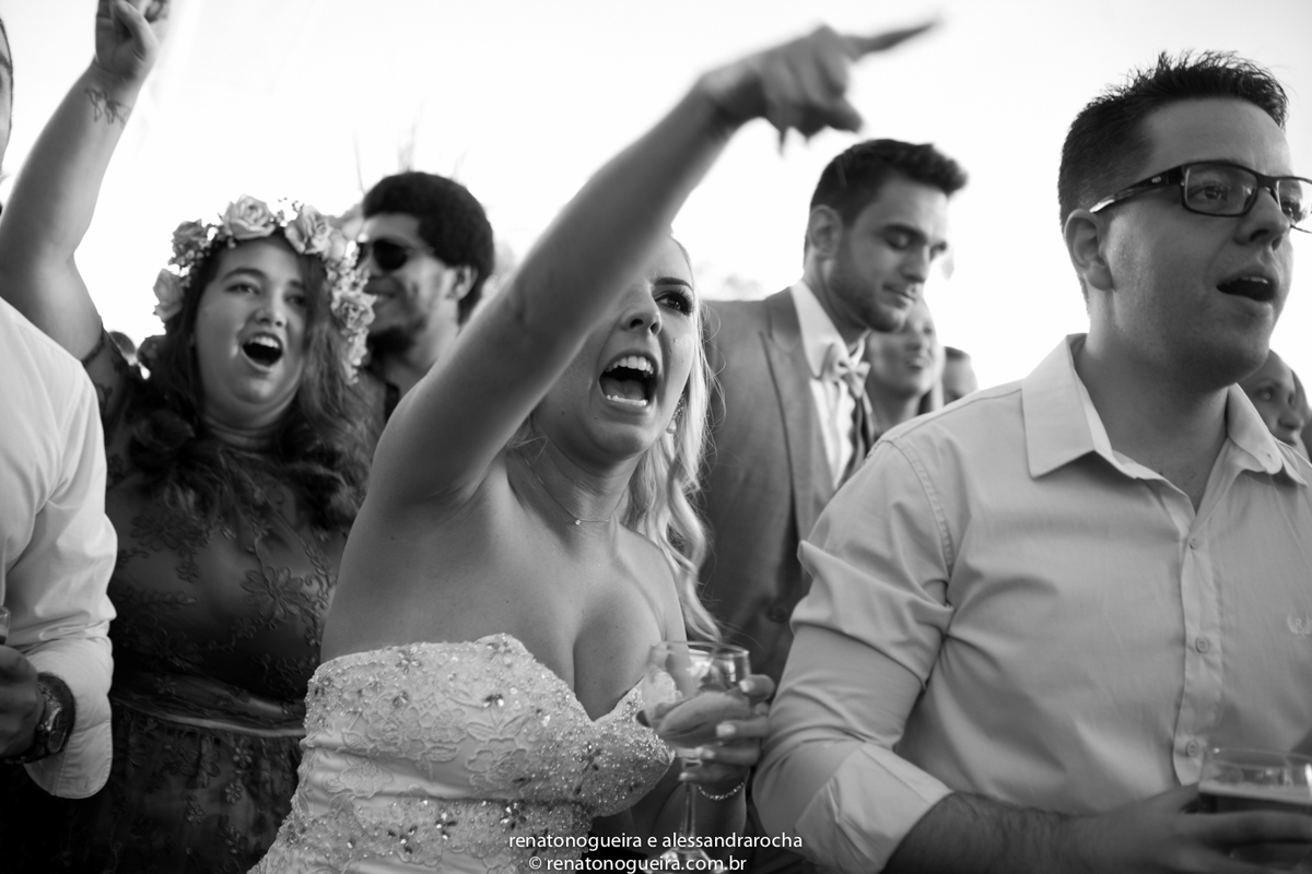 noiva cantando um rock