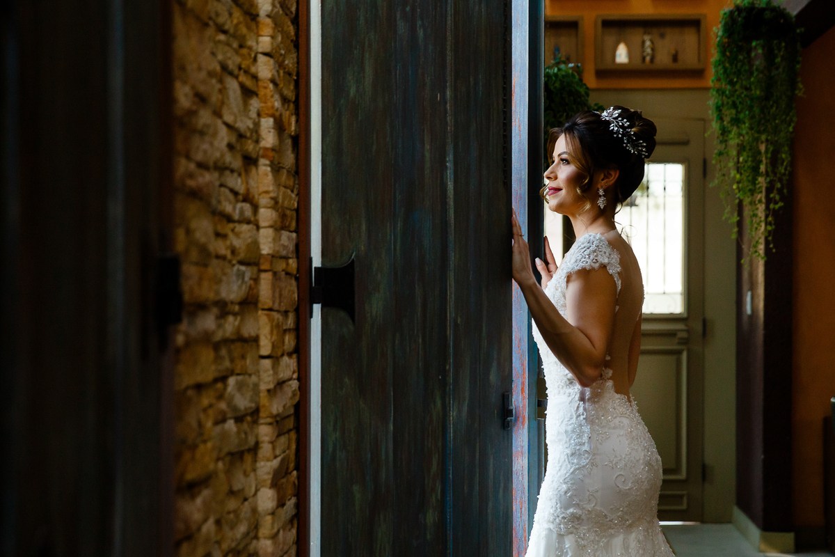 noiva saindo para a igreja