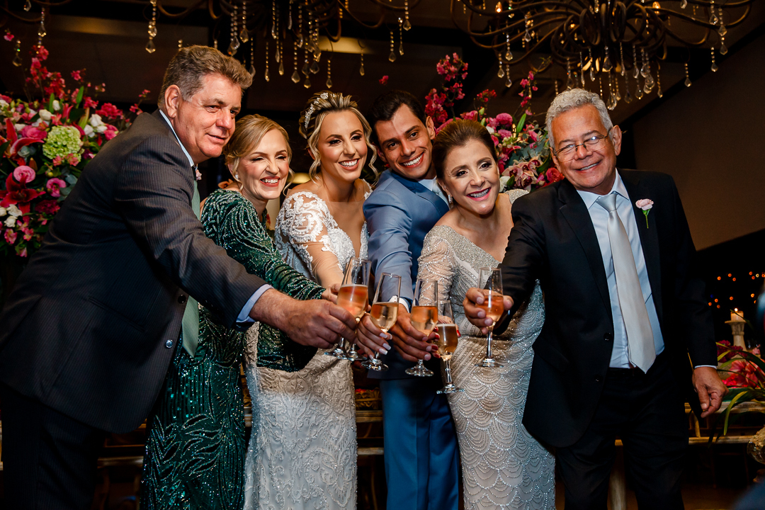 brinde dos noivos com os pais