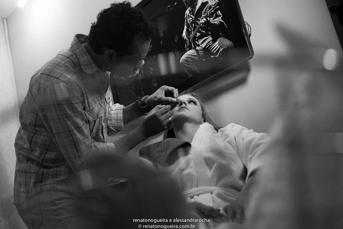 noivos, igreja Nossa Senhora do Carmo, ornamentação, doces, dança dos noivos, bouquet, troca de alianças, sapato, terço, dama, perfume, maquuiador