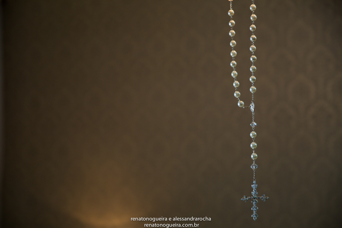 noivos, igreja Nossa Senhora do Carmo, ornamentação, doces, dança dos noivos, bouquet, troca de alianças, sapato, terço, dama, perfume, maquuiador