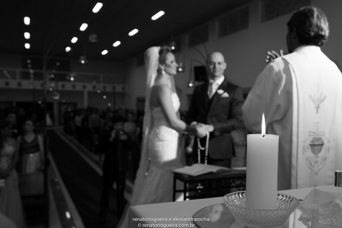 noivos, igreja Nossa Senhora do Carmo, ornamentação, doces, dança dos noivos, bouquet, troca de alianças, sapato, terço, dama, perfume, maquuiador