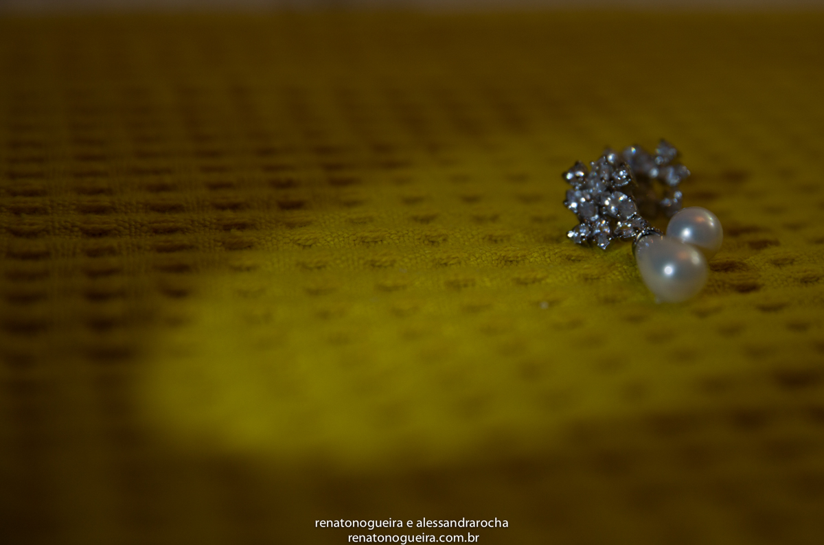 noivos, igreja Nossa Senhora do Carmo, ornamentação, doces, dança dos noivos, bouquet, troca de alianças, sapato, terço, dama, perfume, maquuiador