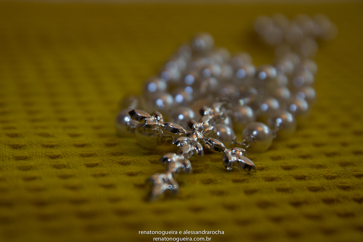 noivos, igreja Nossa Senhora do Carmo, ornamentação, doces, dança dos noivos, bouquet, troca de alianças, sapato, terço, dama, perfume, maquuiador