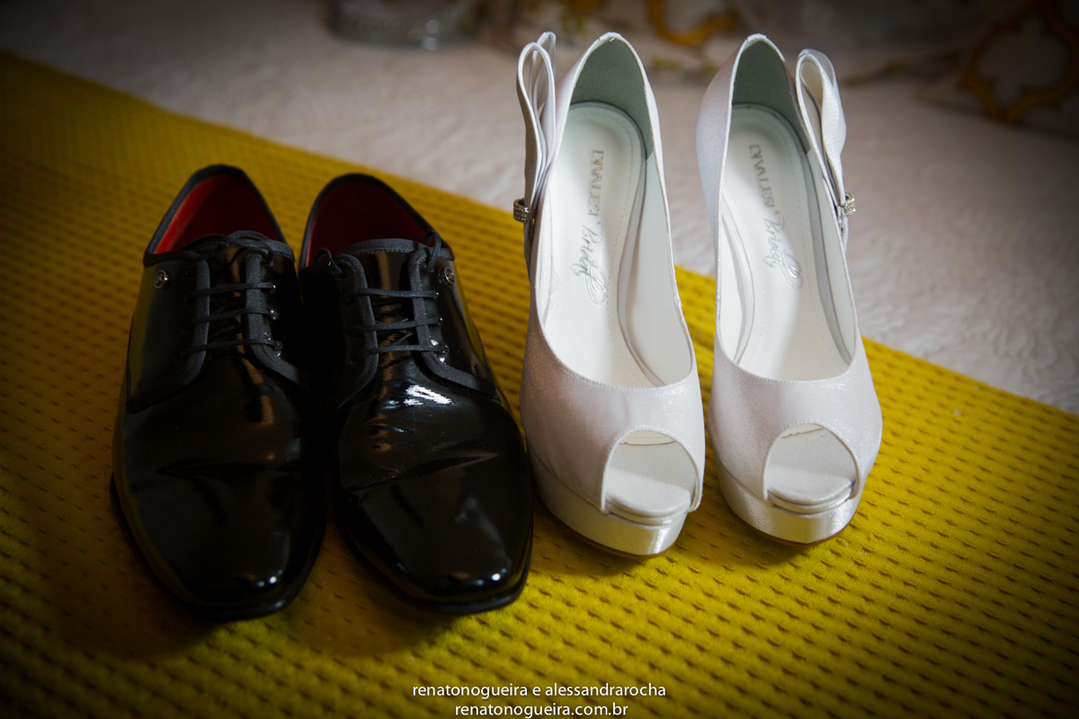 noivos, igreja Nossa Senhora do Carmo, ornamentação, doces, dança dos noivos, bouquet, troca de alianças, sapato, terço, dama, perfume, maquuiador