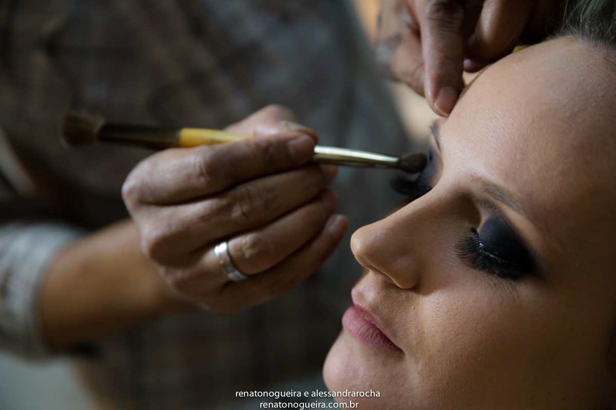 noivos, igreja Nossa Senhora do Carmo, ornamentação, doces, dança dos noivos, bouquet, troca de alianças, sapato, terço, dama, perfume, maquuiador