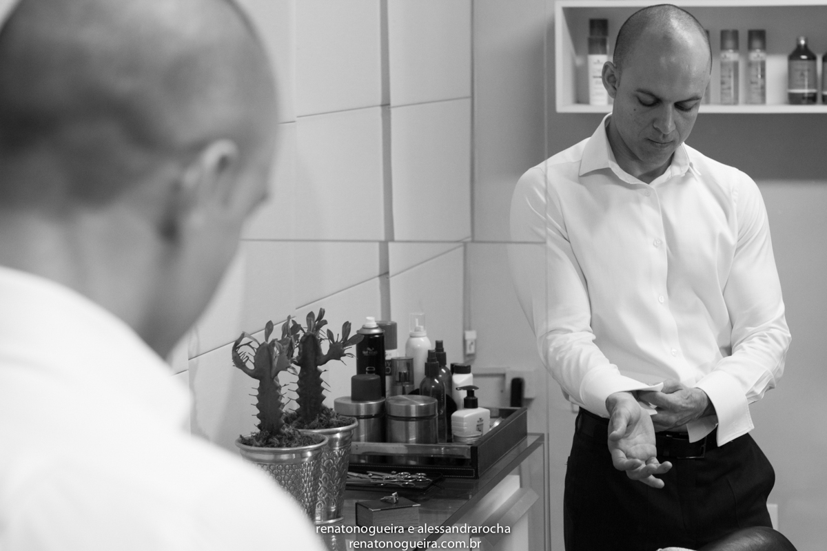 noivos, igreja Nossa Senhora do Carmo, ornamentação, doces, dança dos noivos, bouquet, troca de alianças, sapato, terço, dama, perfume, maquuiador