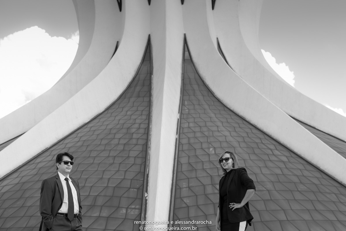 casal de noivos na igreja Matriz de Brasília