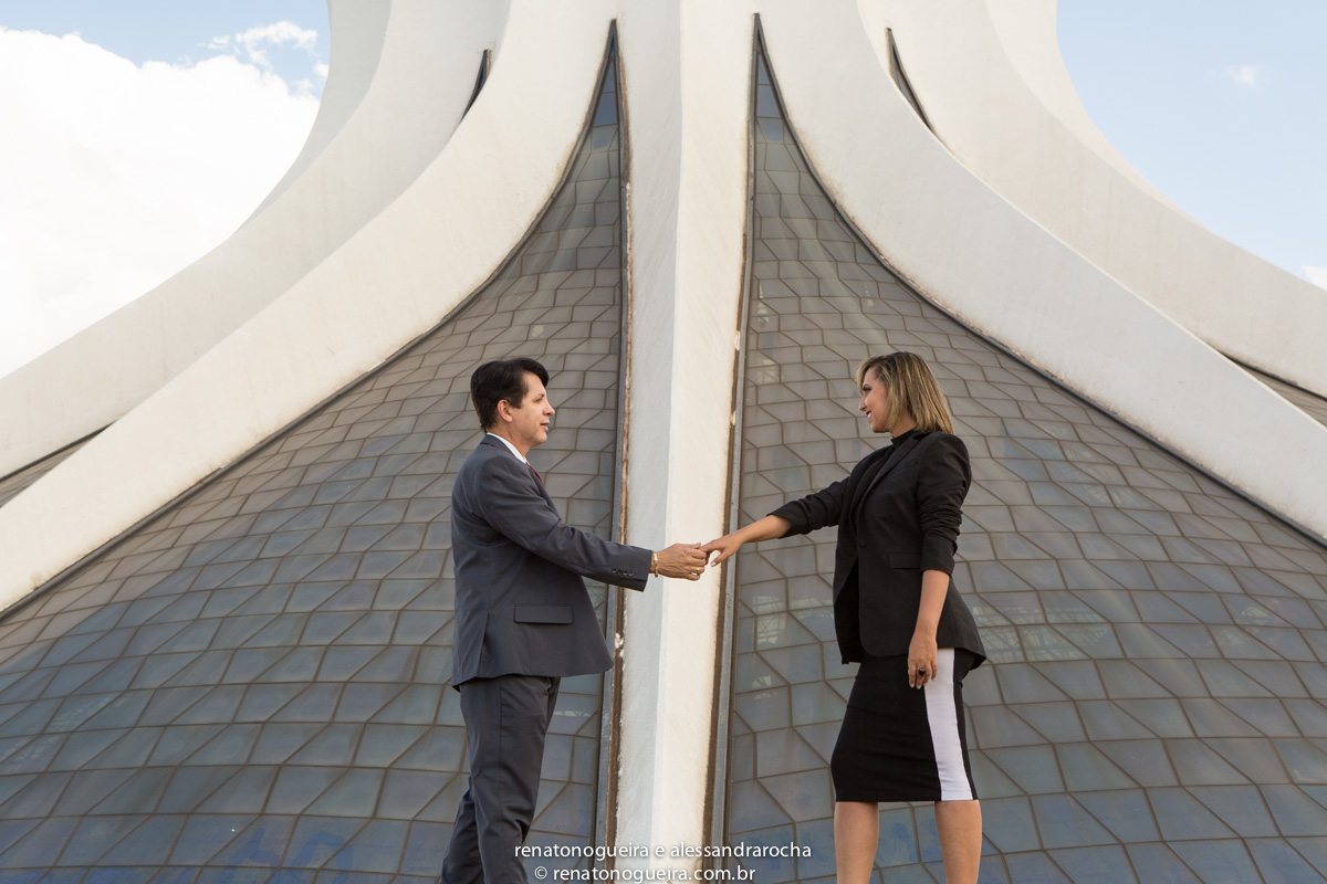 casal de noivos na igreja Matriz de Brasília