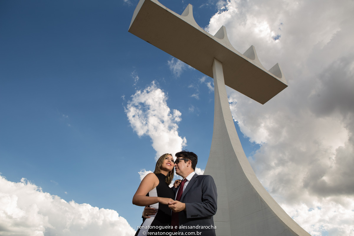 casal de noivos na igreja Matriz de Brasília