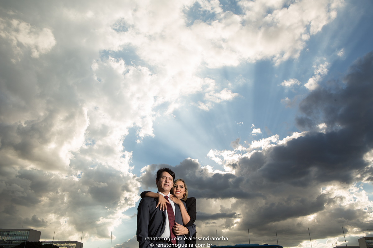 Casal de noivos no congresso nacional