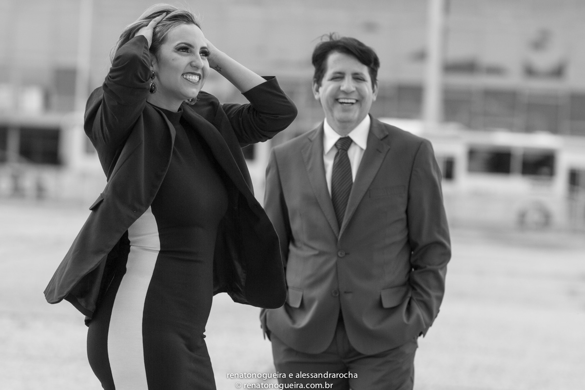 Casal de noivos no congresso nacional