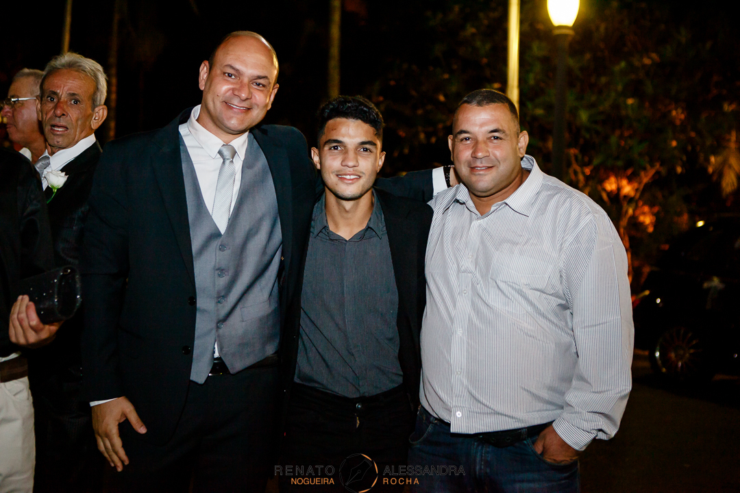 noivo e familiares na igreja são jose