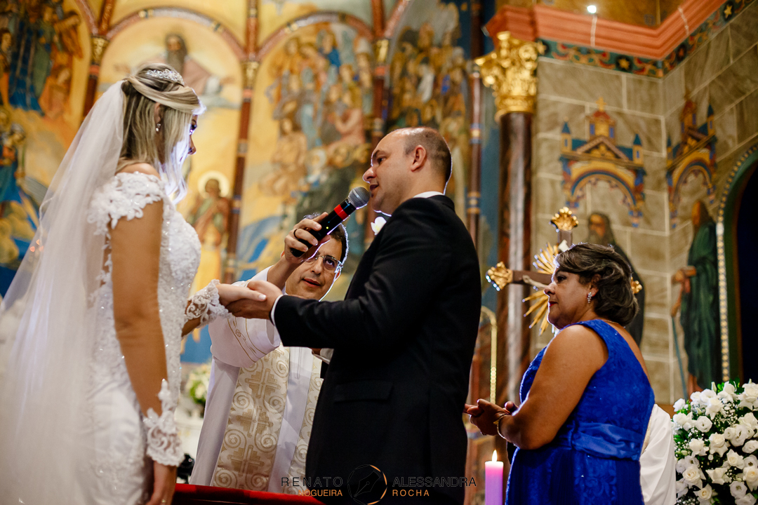 troca de aliancas na igreja sao joese em bh