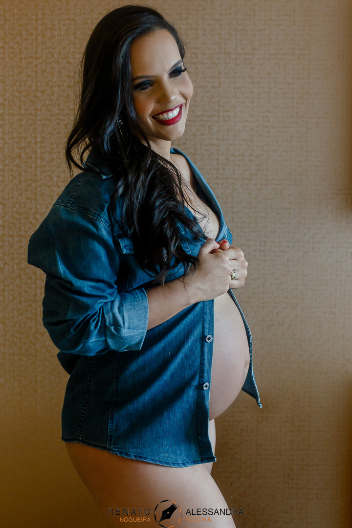 Sinta todos os chutes e piruetas. Aproveite e fotografe sempre seu ensaio gestante em hotel, pousada.