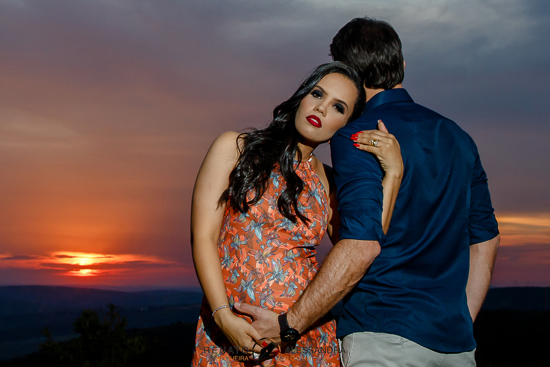 Fotos externas gestante com por do sol em Serra.