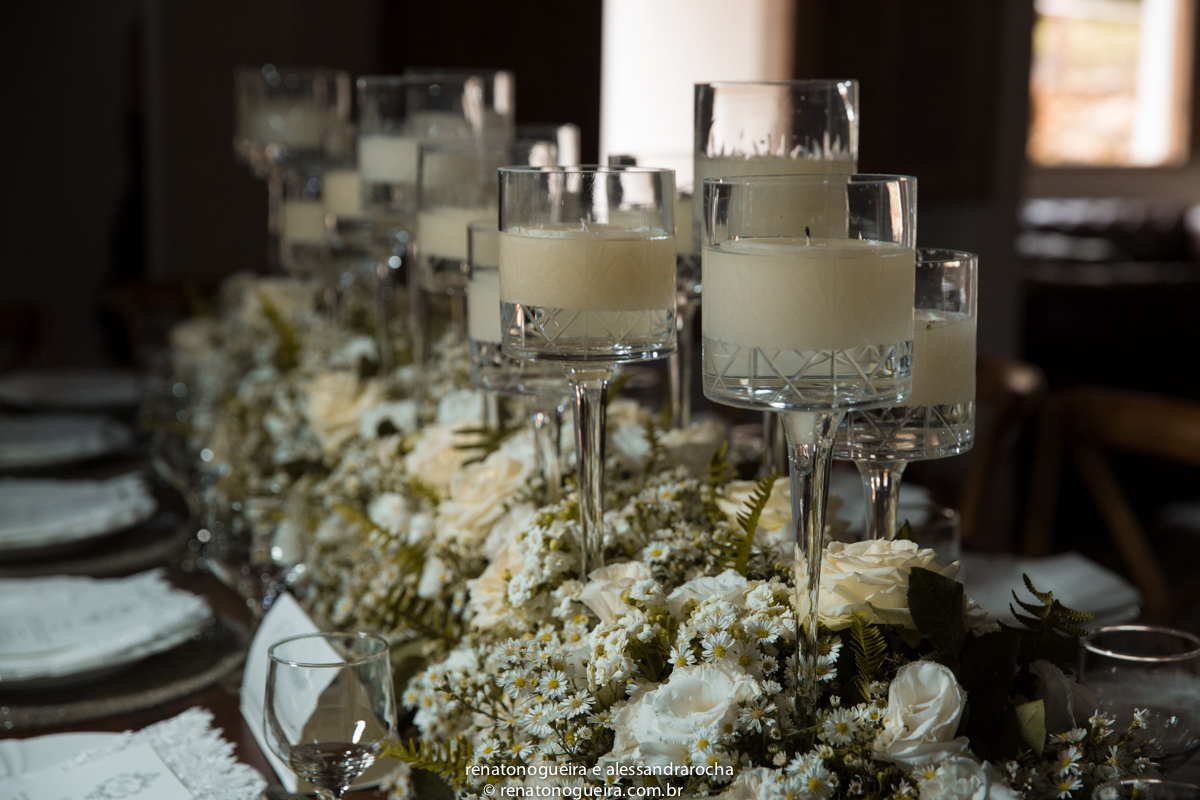 vestido de noiva, peças da noiva, noivo, noiva, espaço Joyeux sete lagoas, terno do noivo, sapato, bouquet, padrinhos, maquiagem da noiva, beijo, alianças, festa, dança dos noivos, musica, bolo de noivos, docinhos, arranjos, co