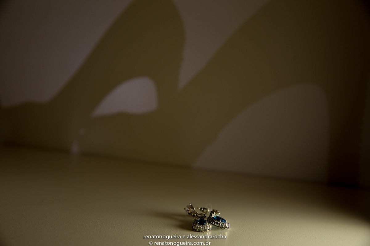 estido de noiva, peças da noiva, noivo, noiva, espaço Joyeux sete lagoas, terno do noivo, sapato, bouquet, padrinhos, maquiagem da noiva, beijo, alianças, festa, dança dos noivos, musica, bolo de noivos, docinhos, arranjos, cor