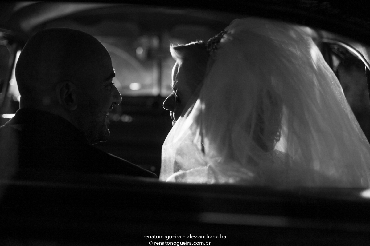 vestido de noiva, peças da noiva, noivo, noiva, espaço Joyeux sete lagoas, terno do noivo, sapato, bouquet, padrinhos, maquiagem da noiva, beijo, alianças, festa, dança dos noivos, musica, bolo de noivos, docinhos, arranjos, co