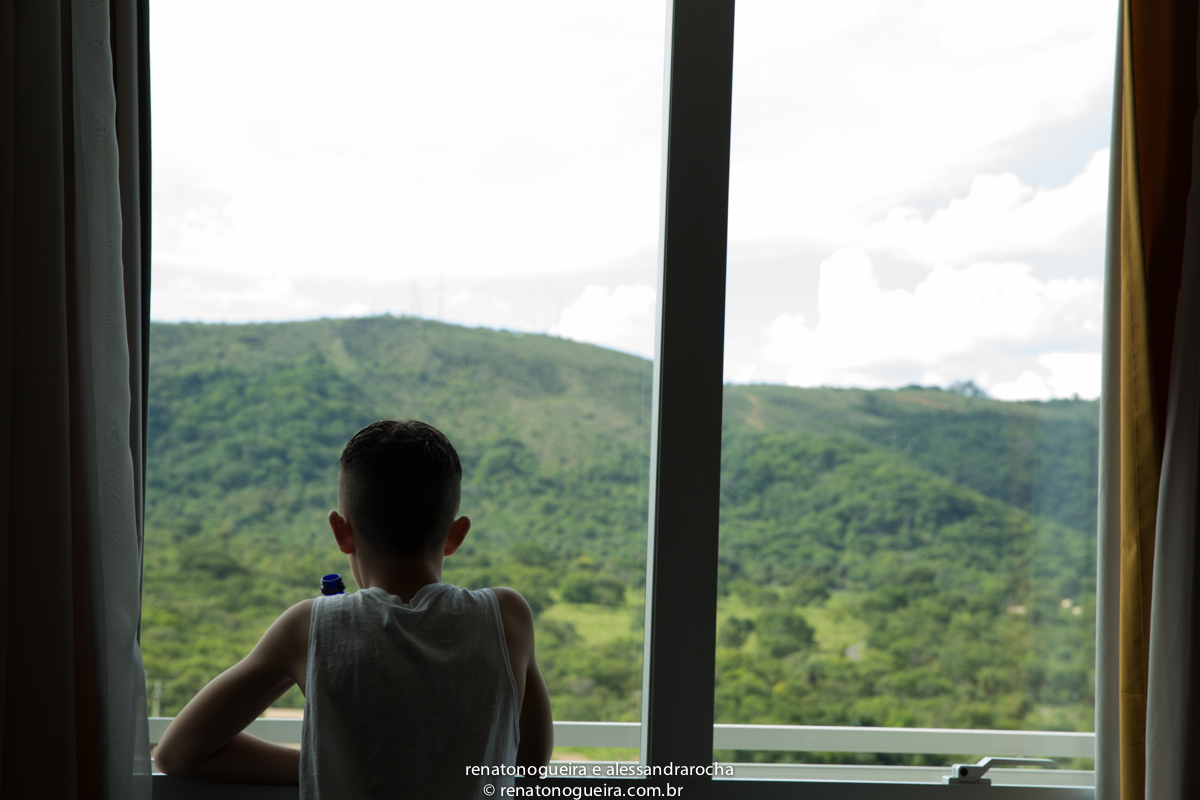 estido de noiva, peças da noiva, noivo, noiva, espaço Joyeux sete lagoas, terno do noivo, sapato, bouquet, padrinhos, maquiagem da noiva, beijo, alianças, festa, dança dos noivos, musica, bolo de noivos, docinhos, arranjos, cor