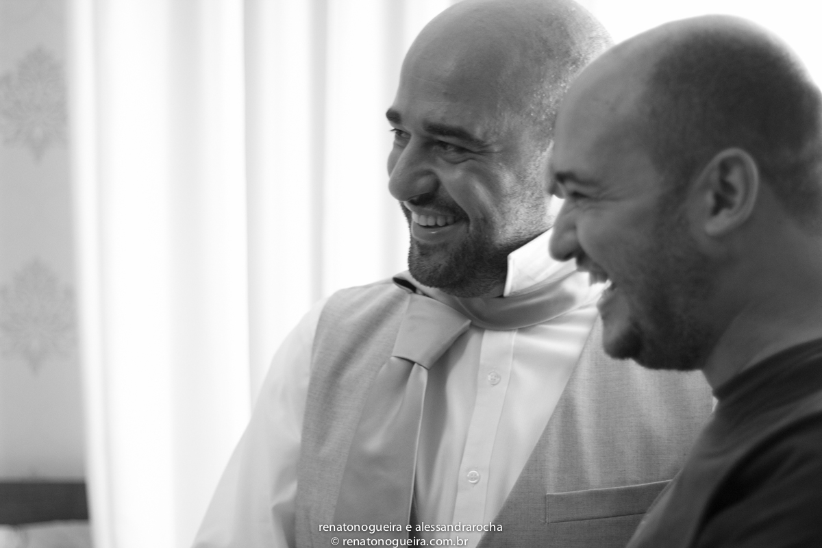 estido de noiva, peças da noiva, noivo, noiva, espaço Joyeux sete lagoas, terno do noivo, sapato, bouquet, padrinhos, maquiagem da noiva, beijo, alianças, festa, dança dos noivos, musica, bolo de noivos, docinhos, arranjos, cor