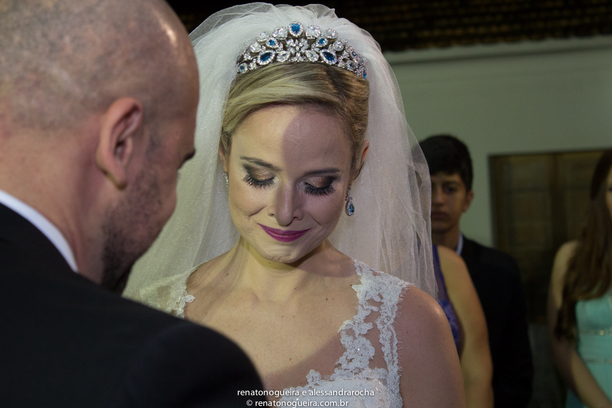 vestido de noiva, peças da noiva, noivo, noiva, espaço Joyeux sete lagoas, terno do noivo, sapato, bouquet, padrinhos, maquiagem da noiva, beijo, alianças, festa, dança dos noivos, musica, bolo de noivos, docinhos, arranjos, co