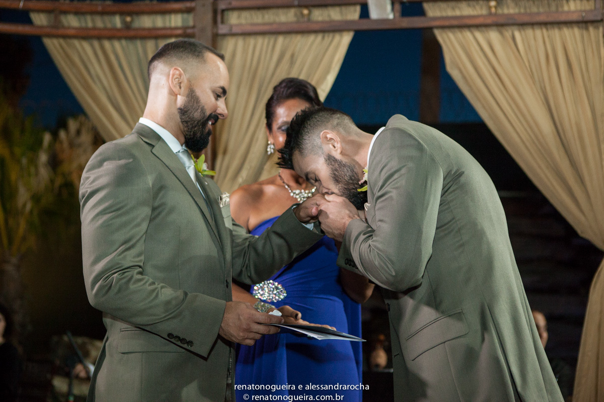 troca de alianças dos noivos