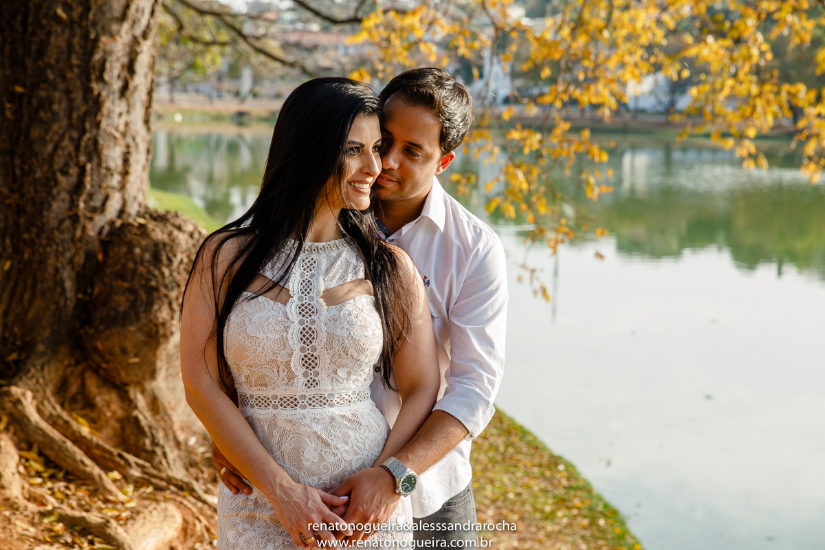 fotografia de casal na igrejinha da Pampulha