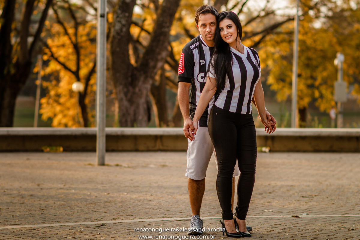 Casal com a camisa do time de paixão Club Atlético Mineiro