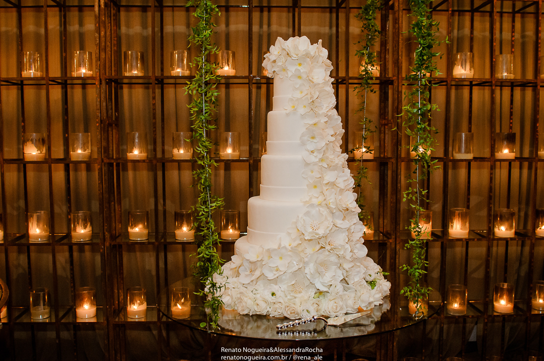 foto do bolo da noiva no clube AABB-sete lagoas