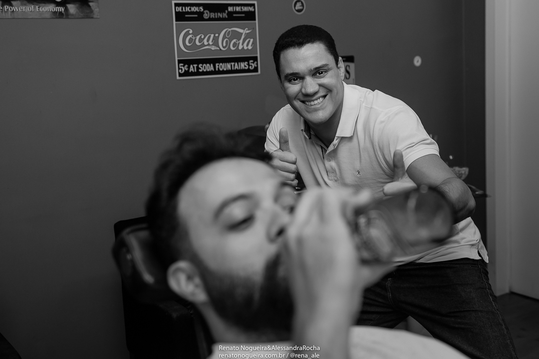 Making do noivo na barbearia Seu Elias