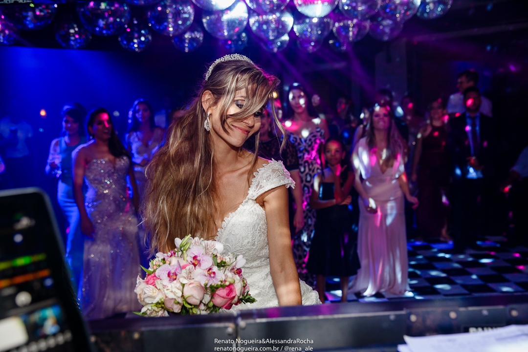 noiva jogando bouquet na chaca chiari