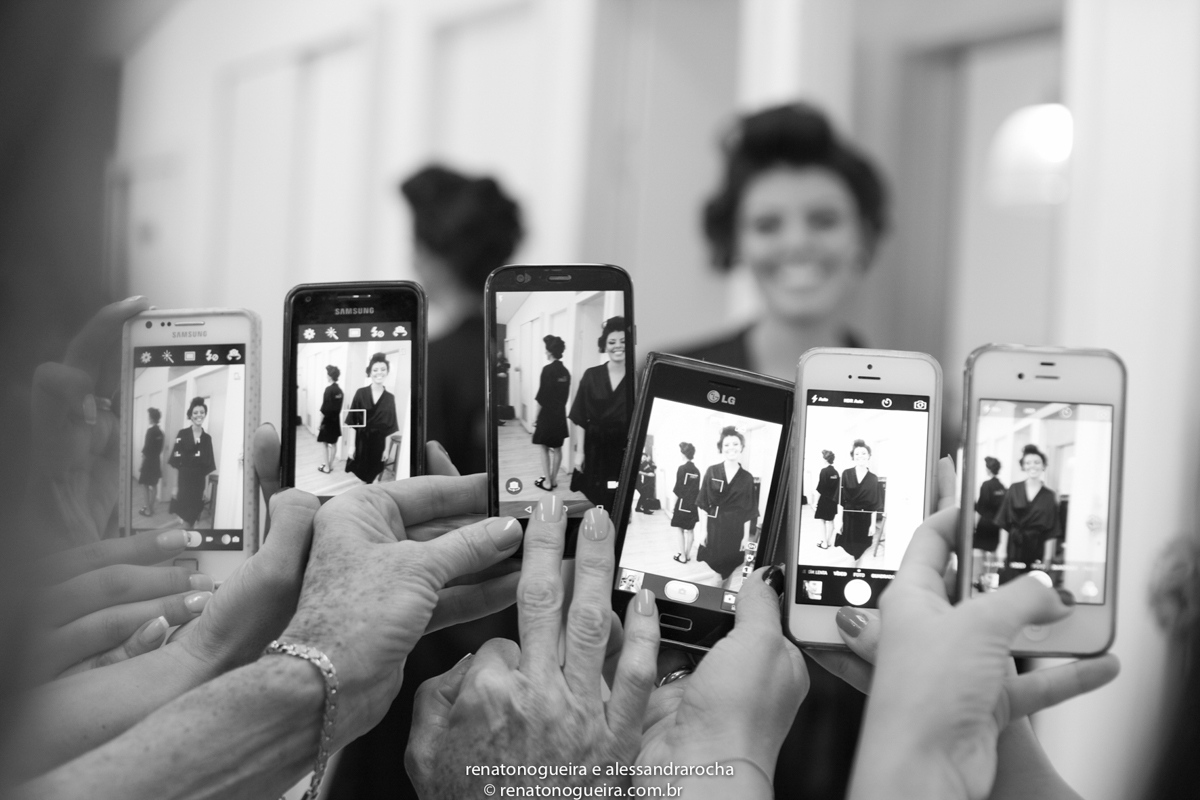 celular, making of, noiva, madrinhas, foto no celular, mãos, pulseiras.