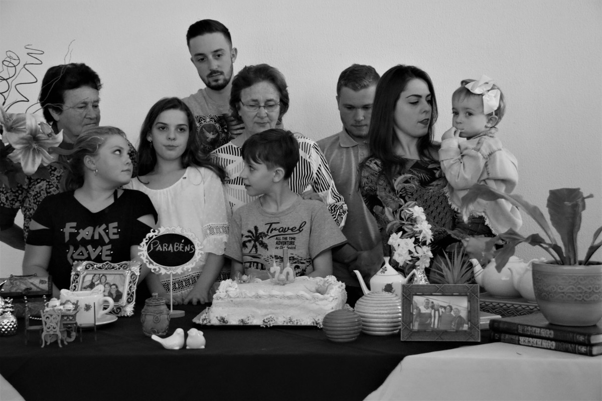 Como é maravilhoso comemorar cada dia da história vivida nessa vida! Família feliz por comemorar juntos, com saúde os 70 anos da Matriarca da família!

Filhos, noras, genro e netos são gratos por essa vida preciosa!