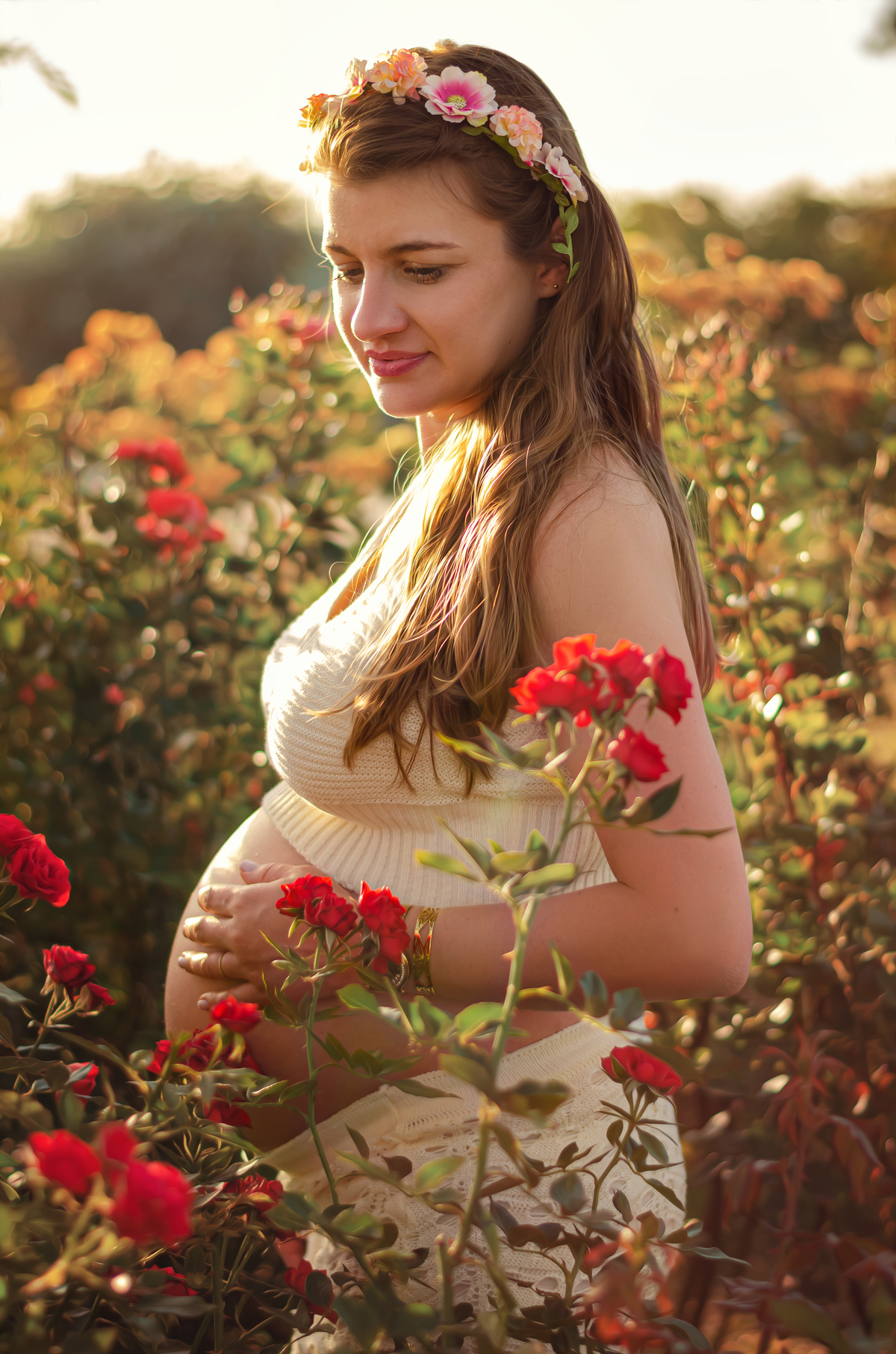 Gestante entre flores