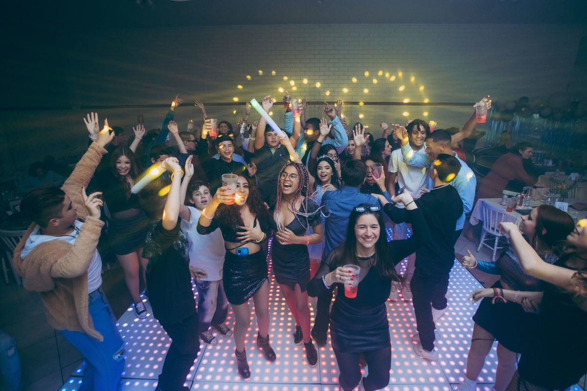 fotografo pelotas, fabiano rosa, ensaio 15 anos, xv anos, ensaio, baile 15 anos, moda, vestido 15 anos, foto 15 anos, festa de 15 anos, pelotas, debutante, festa, evento, make, maquiagem, 15 anos, satolep, salão eventos, salão, CTMR, manoela