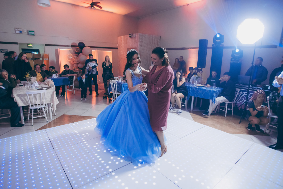 fotografo pelotas, fabiano rosa, ensaio 15 anos, xv anos, ensaio, baile 15 anos, moda, vestido 15 anos, foto 15 anos, festa de 15 anos, pelotas, debutante, festa, evento, make, maquiagem, 15 anos, satolep, salão eventos, salão, CTMR, manoela